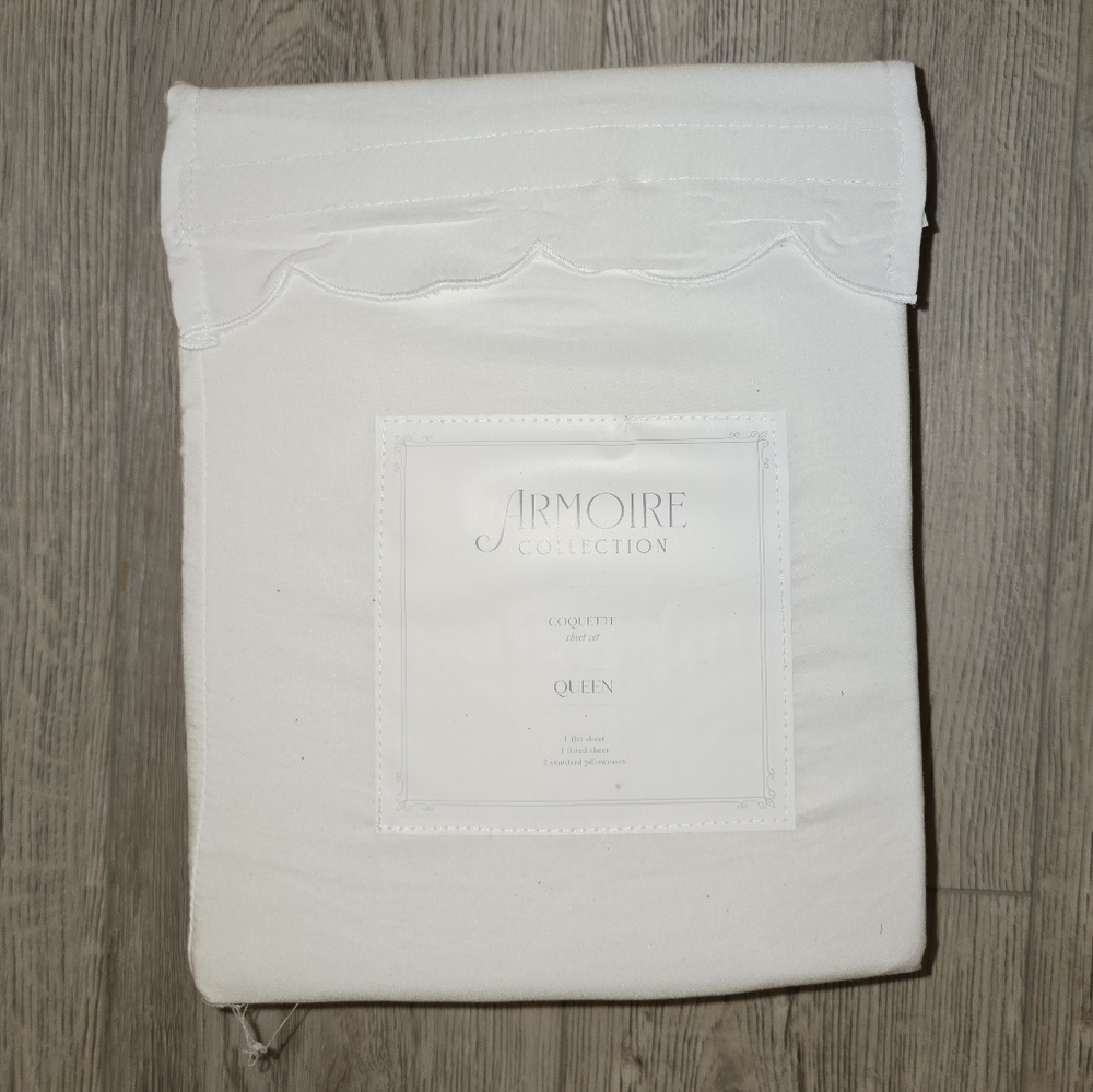 Armoire Collection White Sheet Set Queen